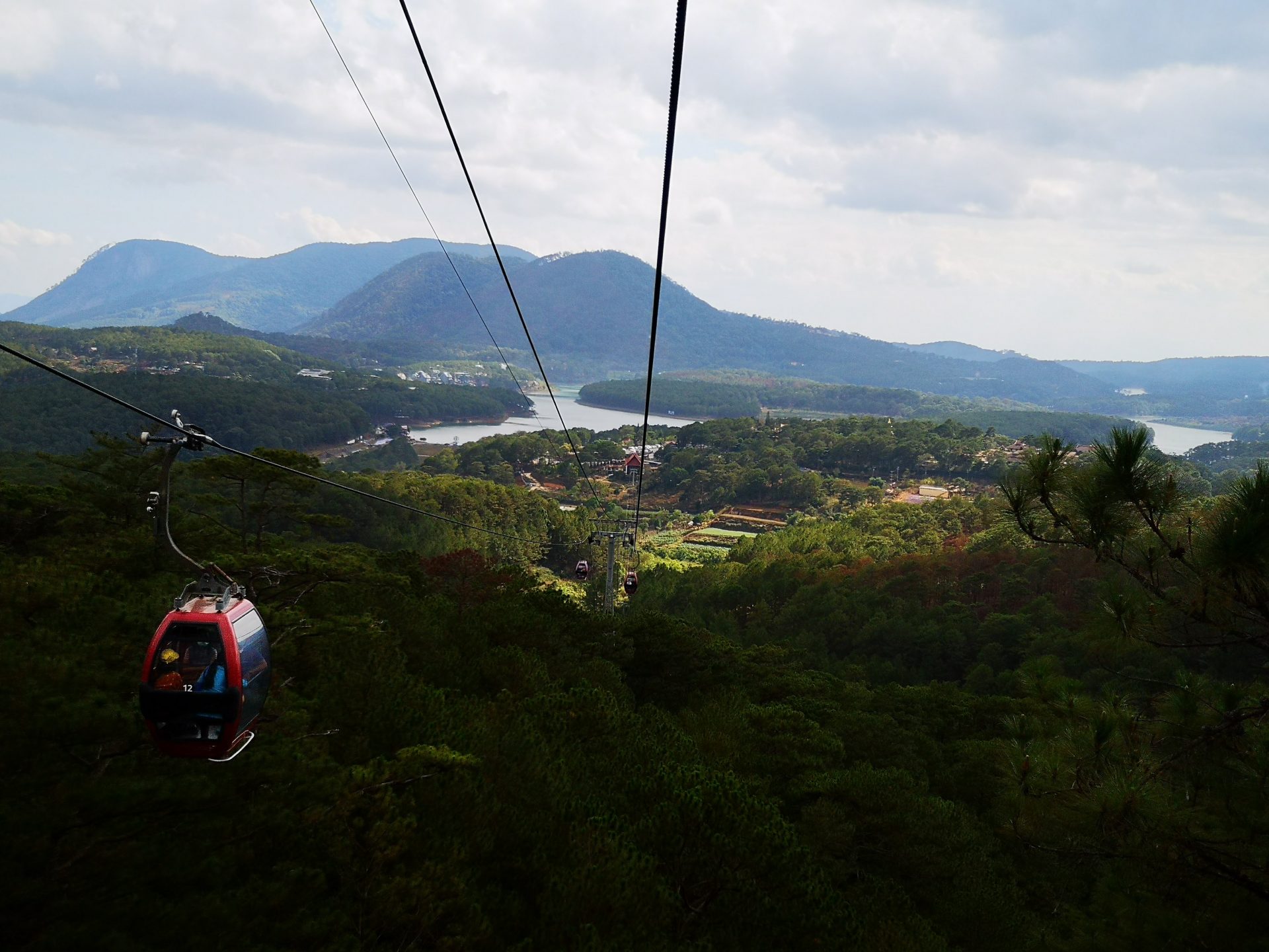 The cable car from Robin Hill to Truc Lam Pagoda Dalat