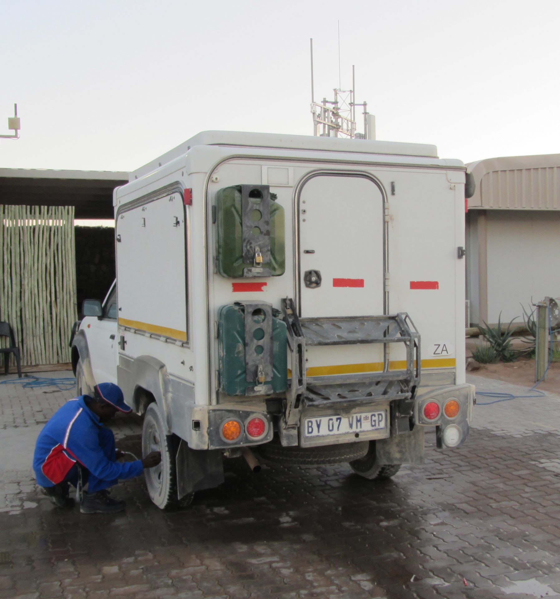 Nissan Trax STX 4X4 Camper deflating the tyres Namibia